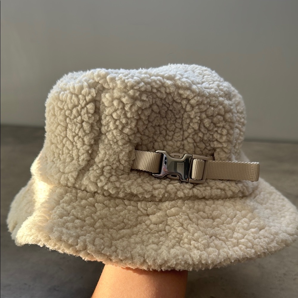 Lululemon Cream Sherpa Bucket Hat with Buckle